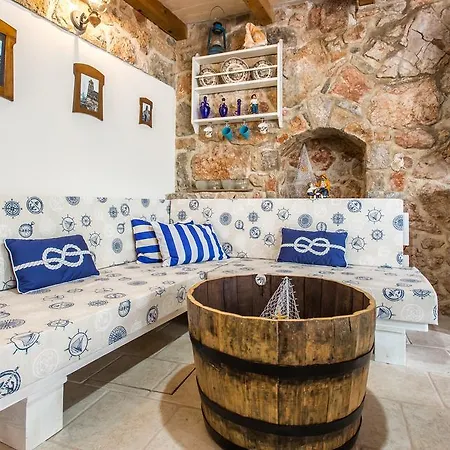 Cima Villa Vrbnik (Primorje-Gorski Kotar)