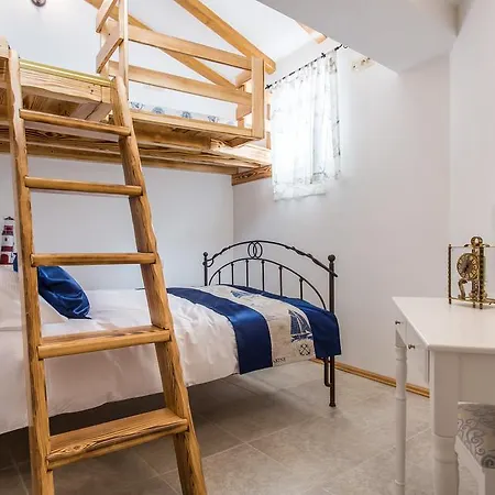 Villa Cima Vrbnik (Primorje-Gorski Kotar)